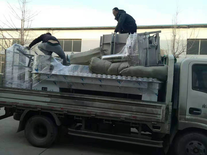 六輪沖控洗瓶機(jī)