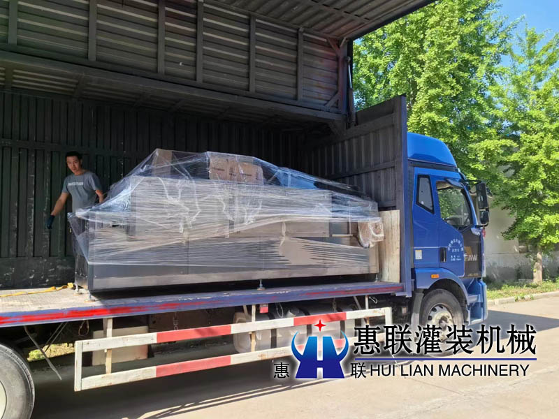 瓶子清洗機烘干機發往江蘇