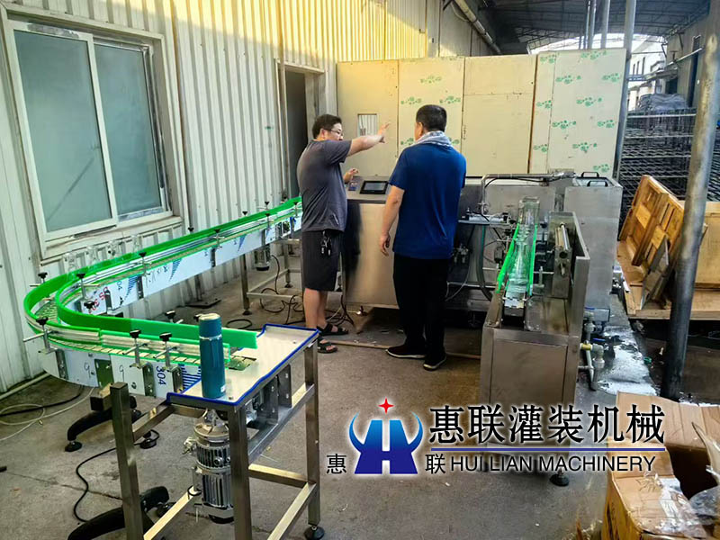 四川南充洗瓶機(jī)現(xiàn)場(chǎng)